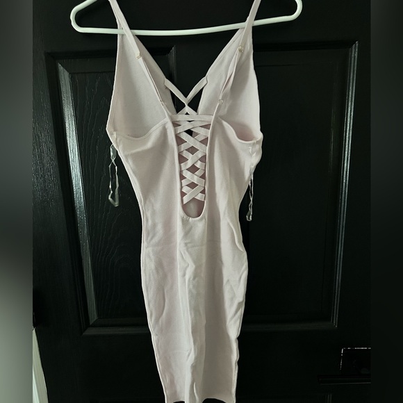 Low cut dress - Picture 3 of 6